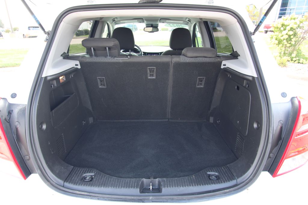 Used 2022 Chevrolet Trax SUV