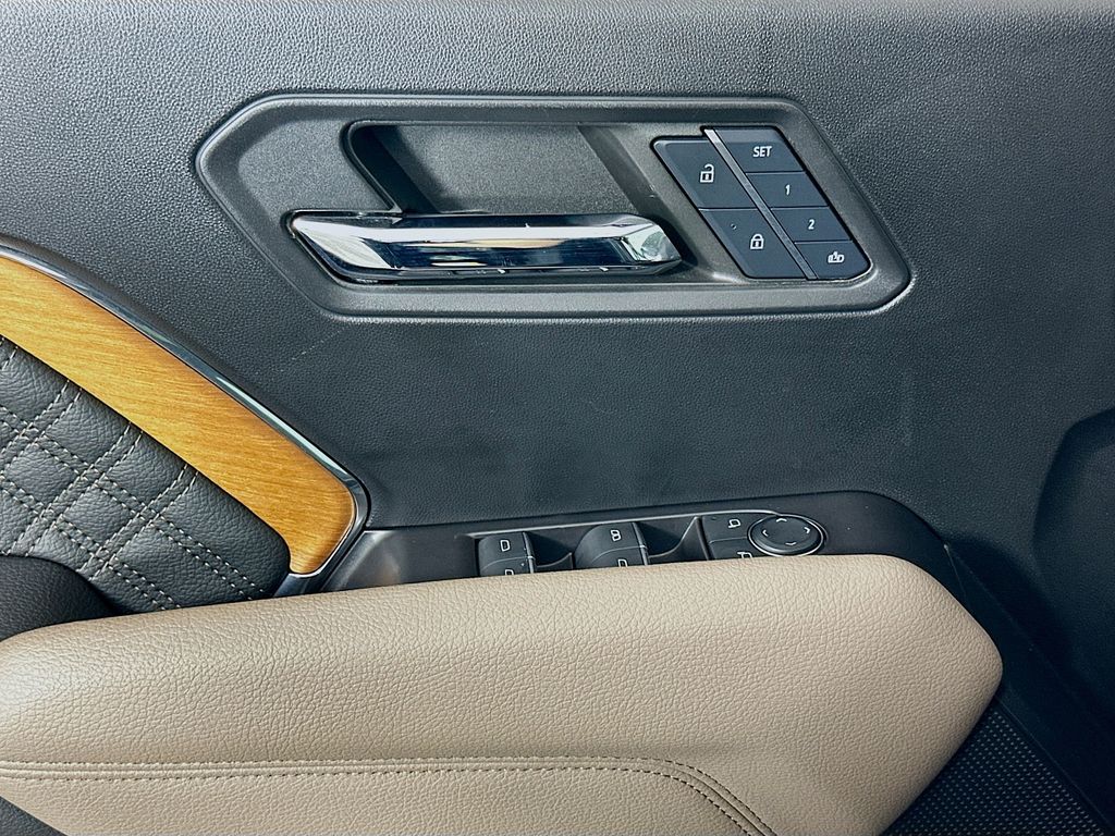 Thumbnail: 2024 GMC Canyon - 18