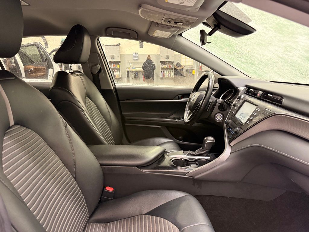 Thumbnail: 2019 Toyota Camry - 26