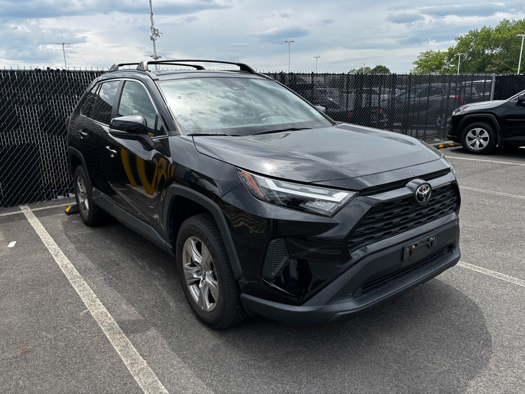 Thumbnail: 2022 Toyota RAV4 - 3