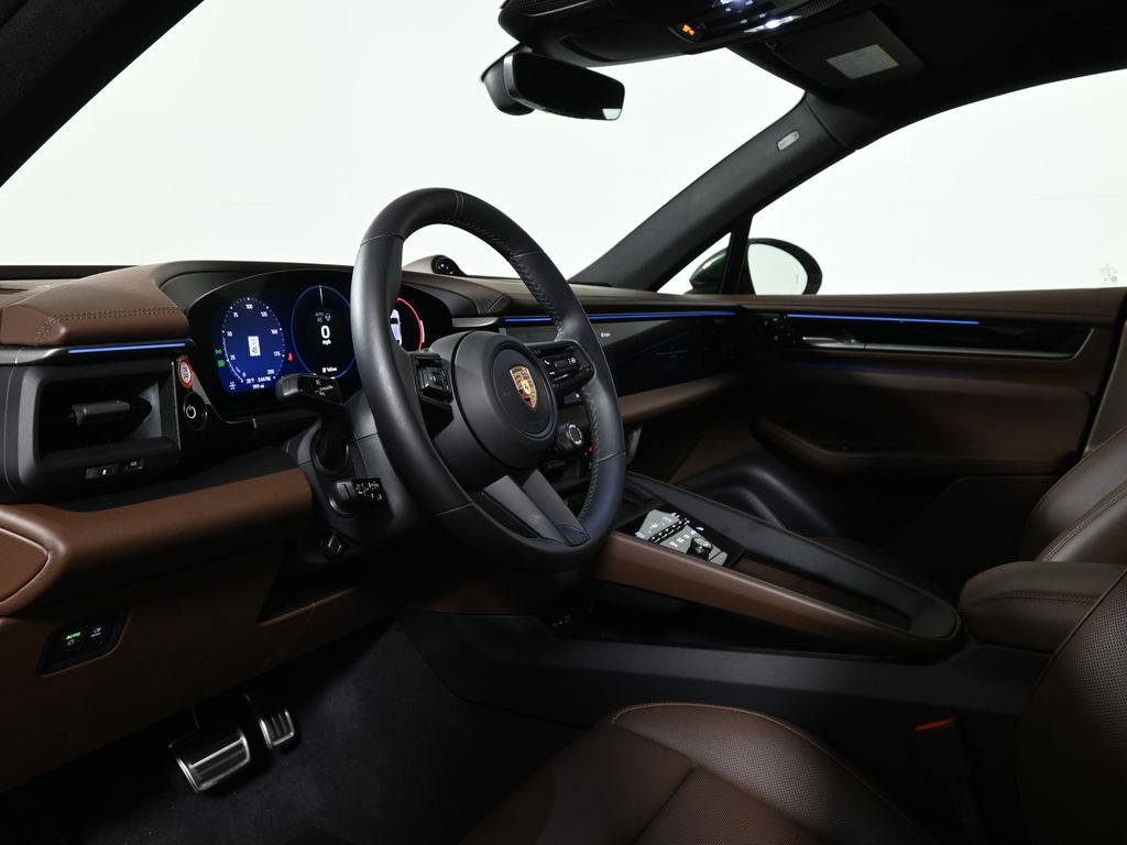 Thumbnail: 2025 Porsche Macan - 4