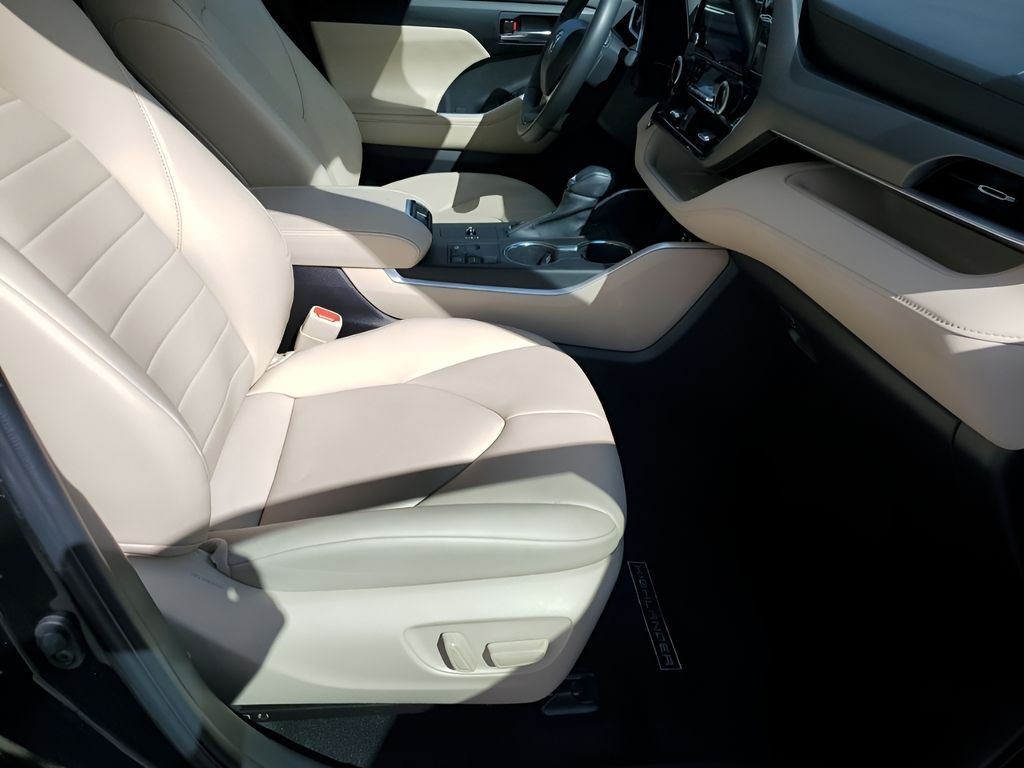 Used Car 2023 Toyota Highlander  Limited For Sale Under $40,000 In Austin, Texas