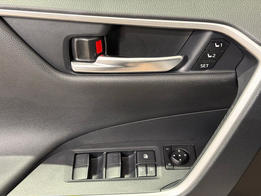 Thumbnail: 2025 Toyota RAV4 - 16