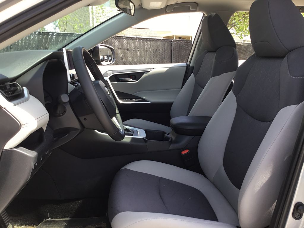 Thumbnail: 2024 Toyota RAV4 - 10