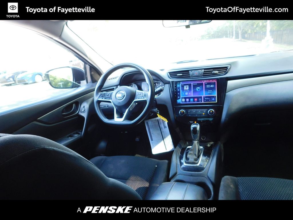 Thumbnail: 2018 Nissan Rogue Sport - 3