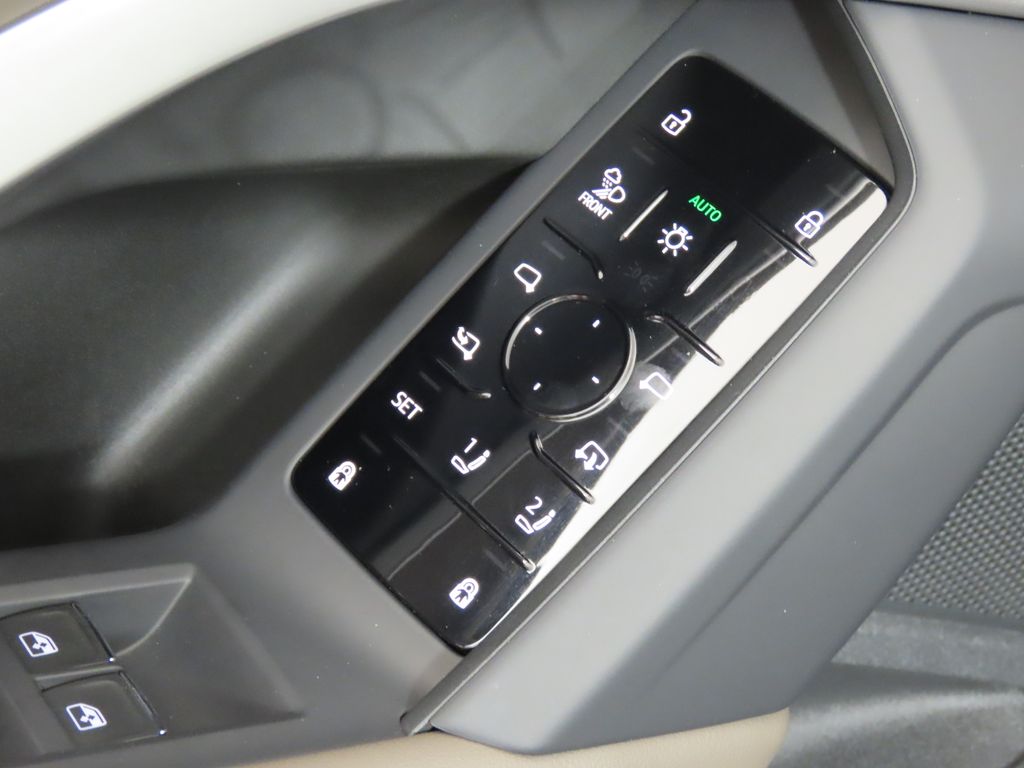 Thumbnail: 2025 Audi Q5 - 28