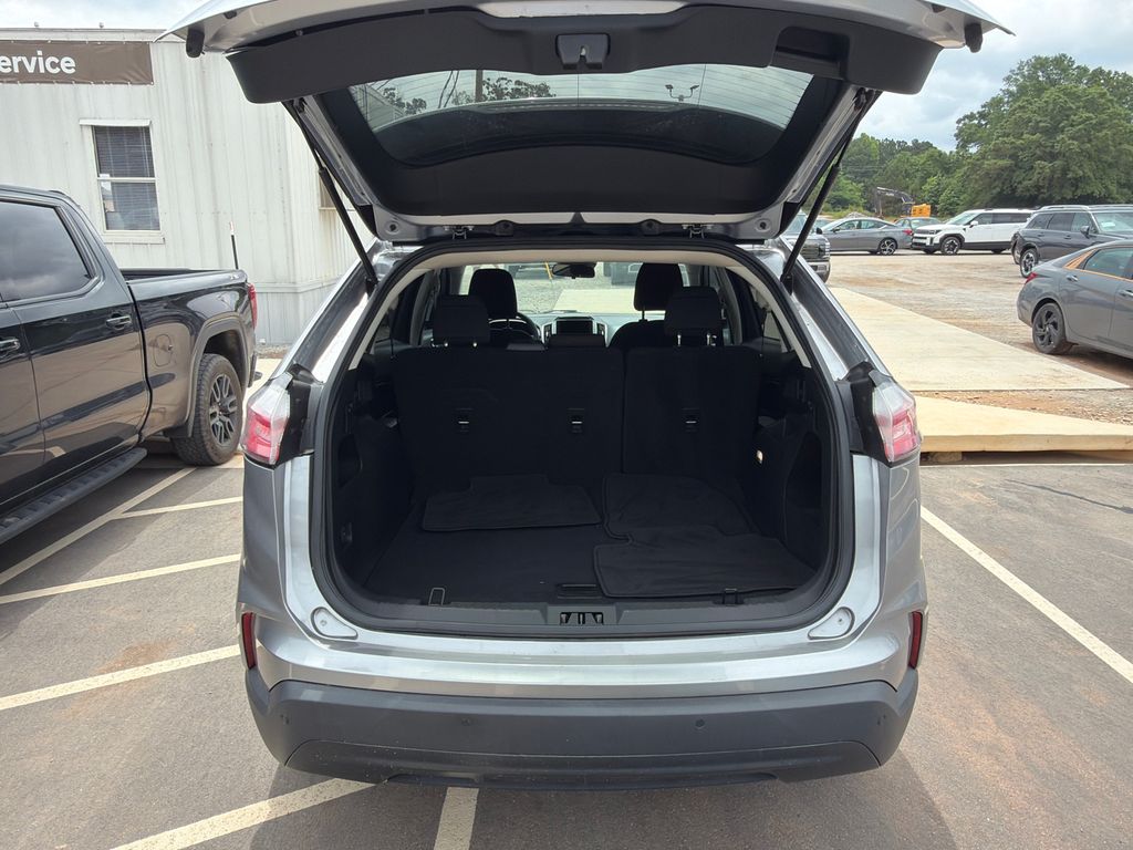 Used 2021 Silver Ford SE image 15