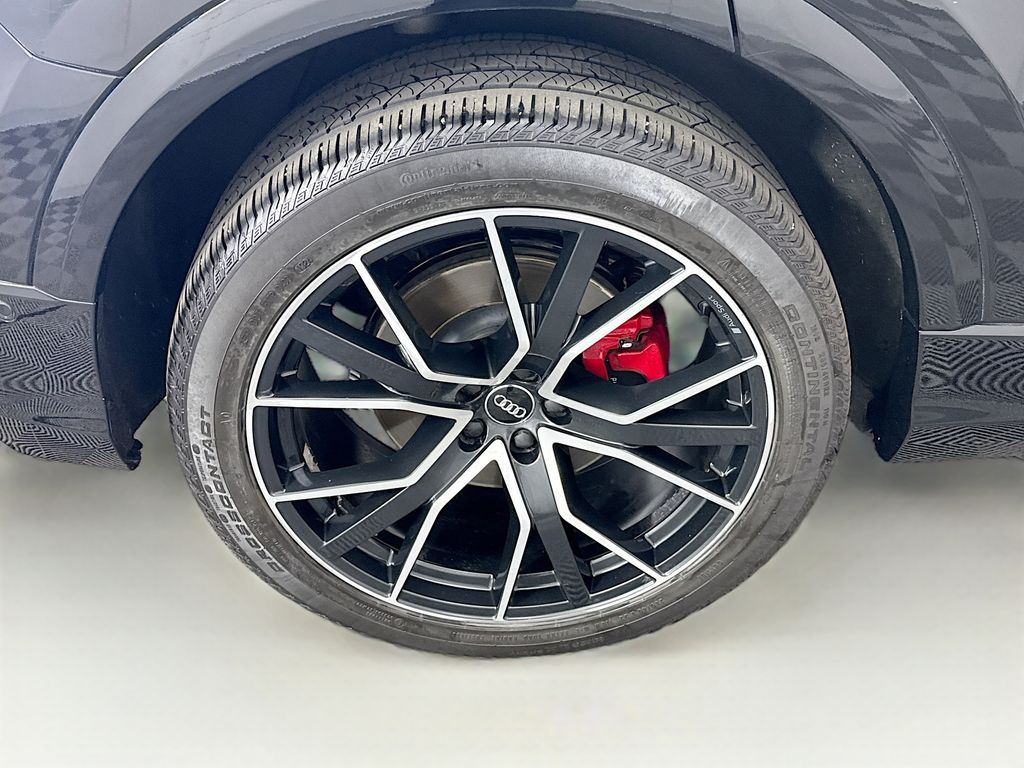 Thumbnail: 2020 Audi Q8 - 32