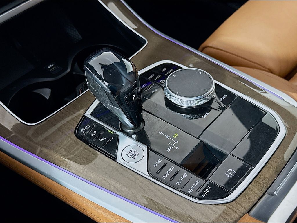 Thumbnail: 2021 BMW X5 - 17