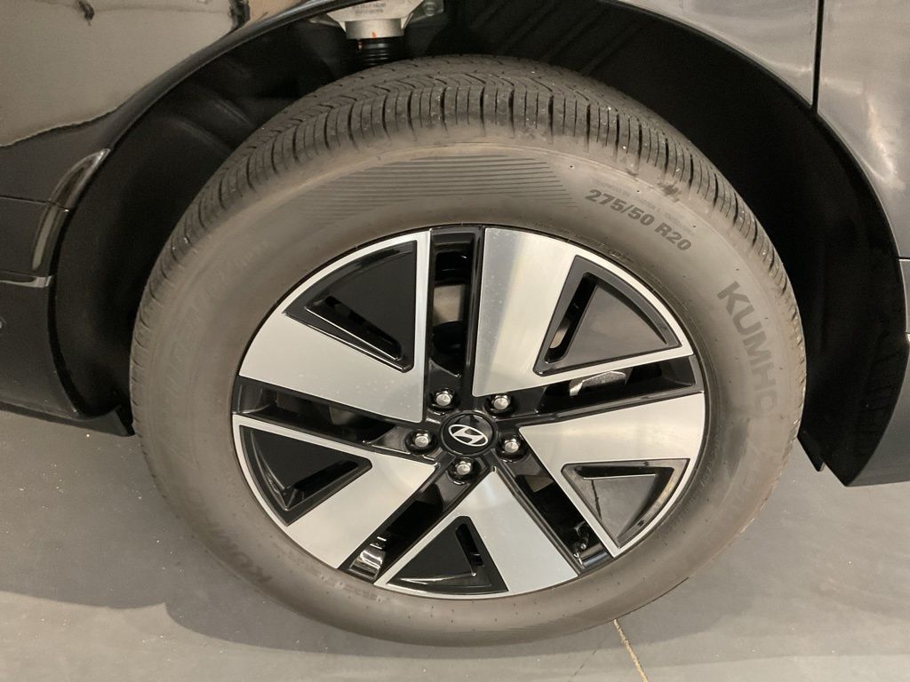 New 2026 Black Hyundai SEL image 26