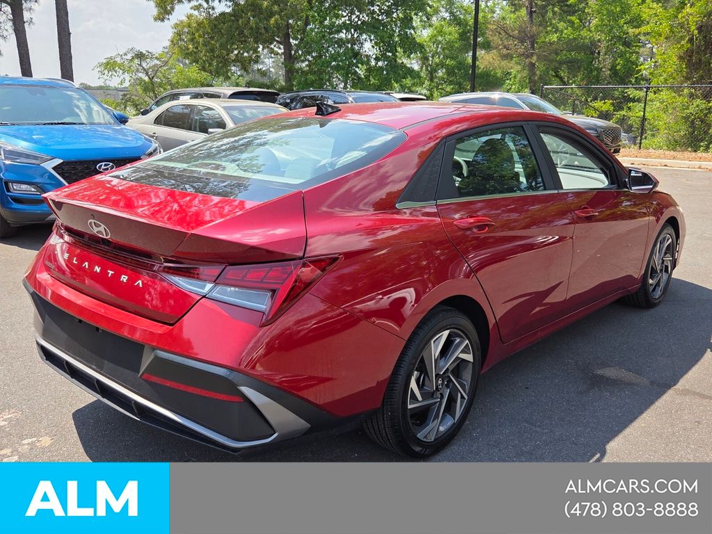 Used 2024 Red Hyundai SEL image 7