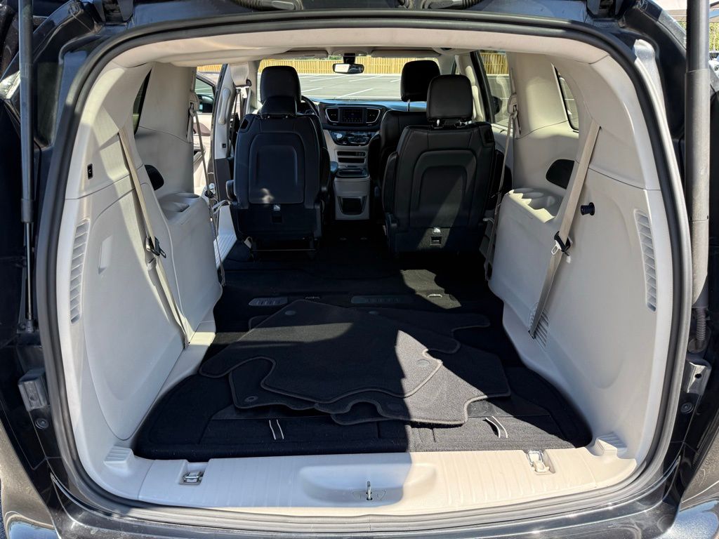 Thumbnail: 2019 Chrysler Pacifica - 26