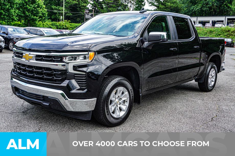 Used 2025 Black Chevrolet LT image 3
