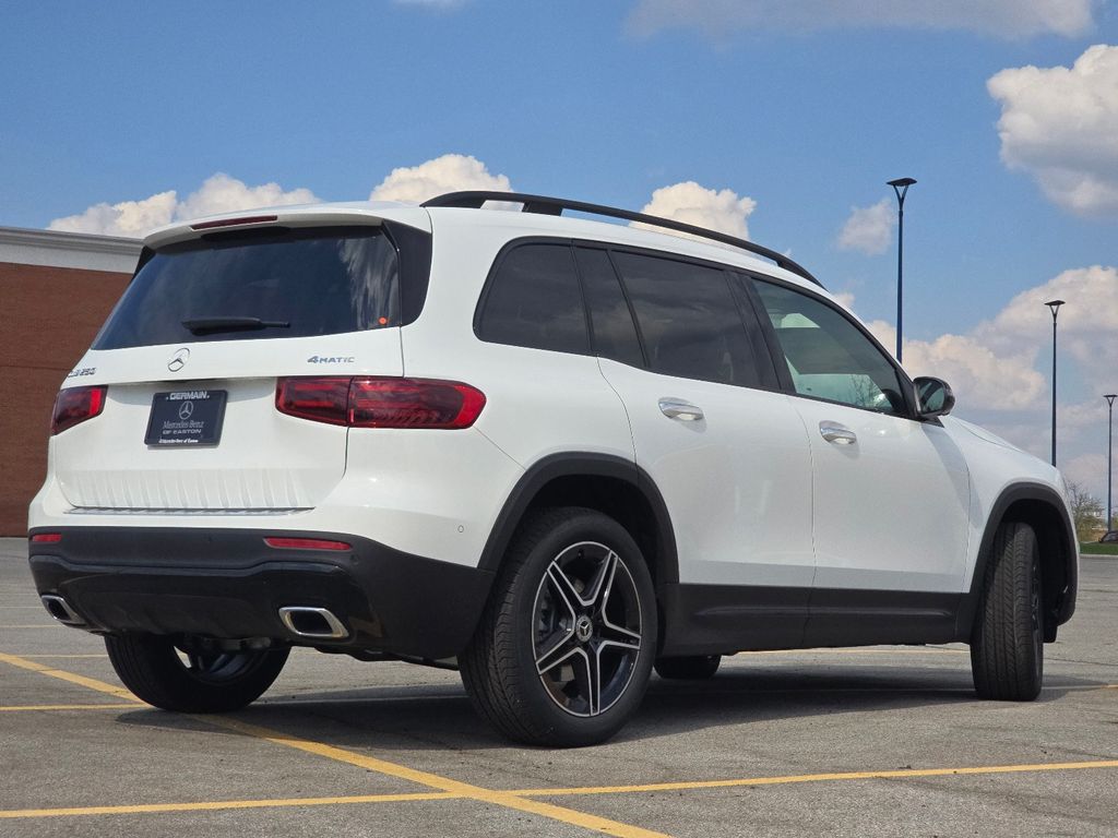 New 2026 White Mercedes-Benz GLB 250 image 16