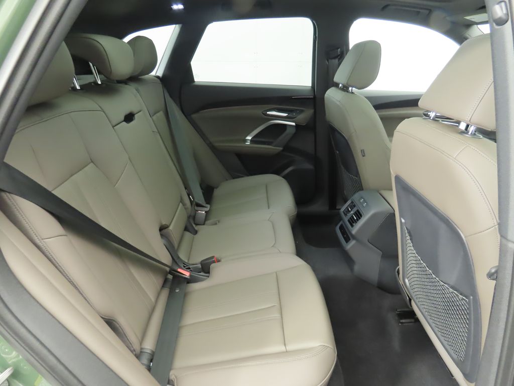 Thumbnail: 2025 Audi Q5 - 24