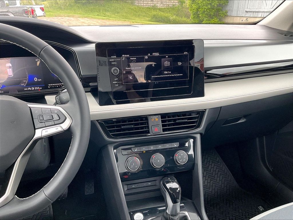 2026 Volkswagen Taos — photo 13