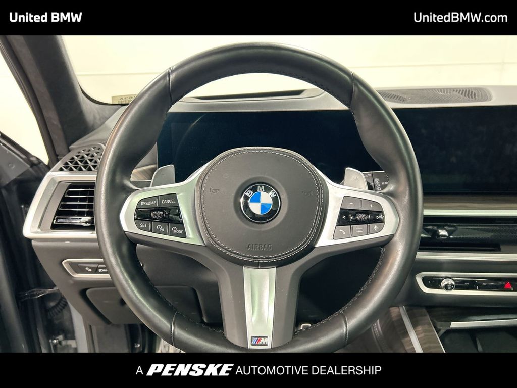 Thumbnail: 2024 BMW X7 - 14