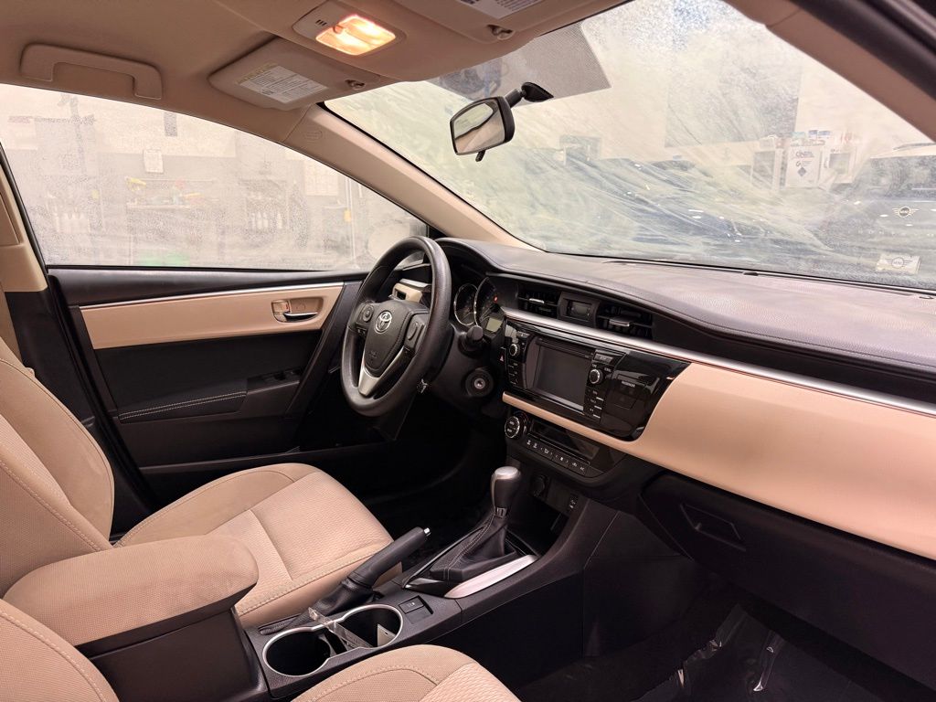 Thumbnail: 2015 Toyota Corolla - 28