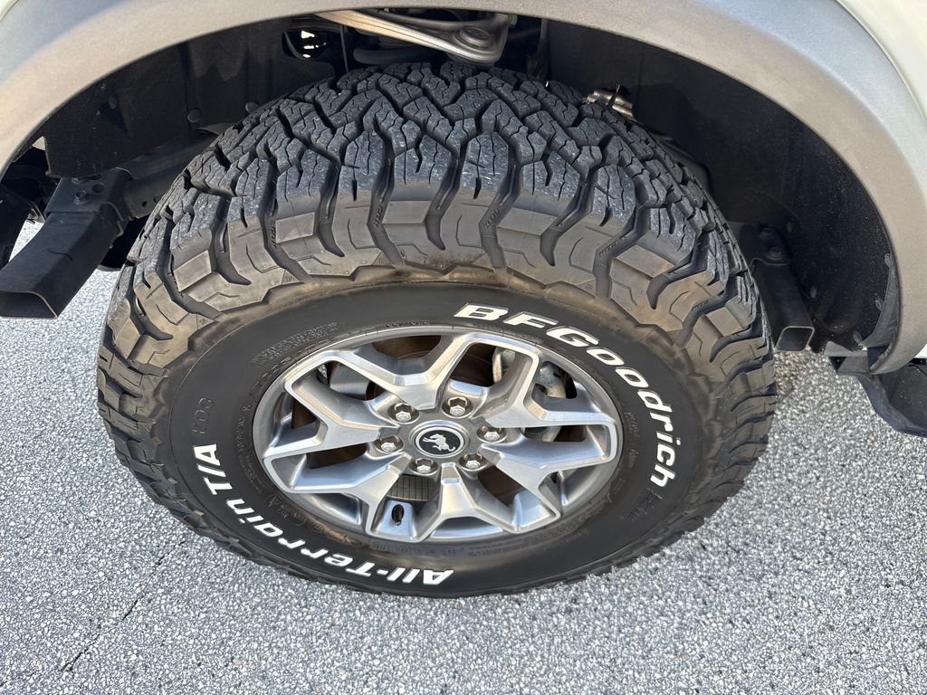 Used 2021 Gray Ford Badlands image 11