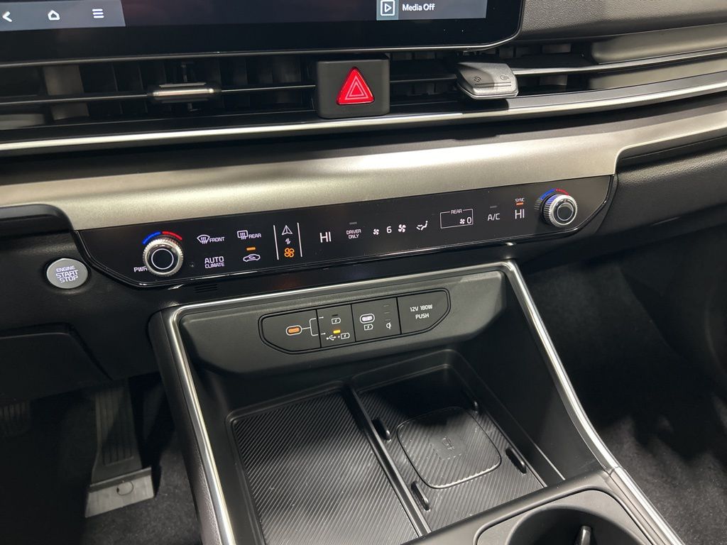 new 2026 Kia Carnival Hybrid car, priced at $1,164,713