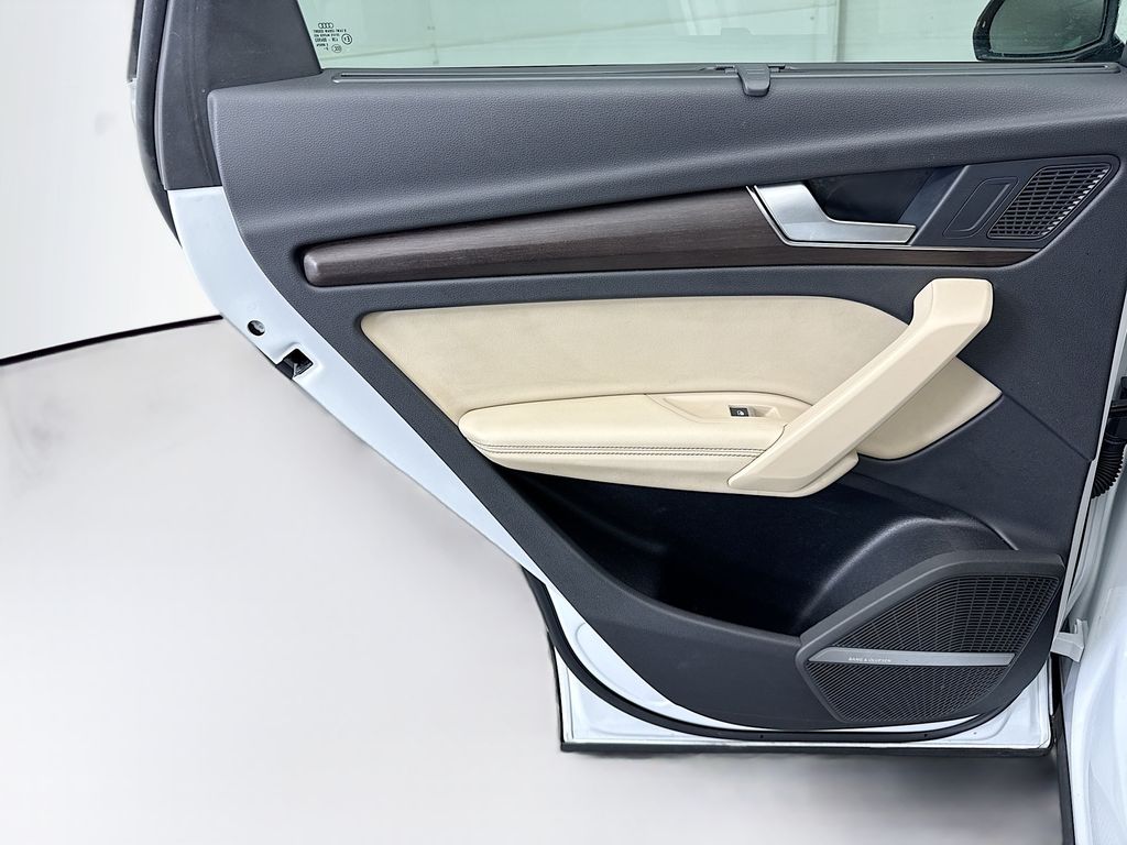 Thumbnail: 2023 Audi Q5 - 24