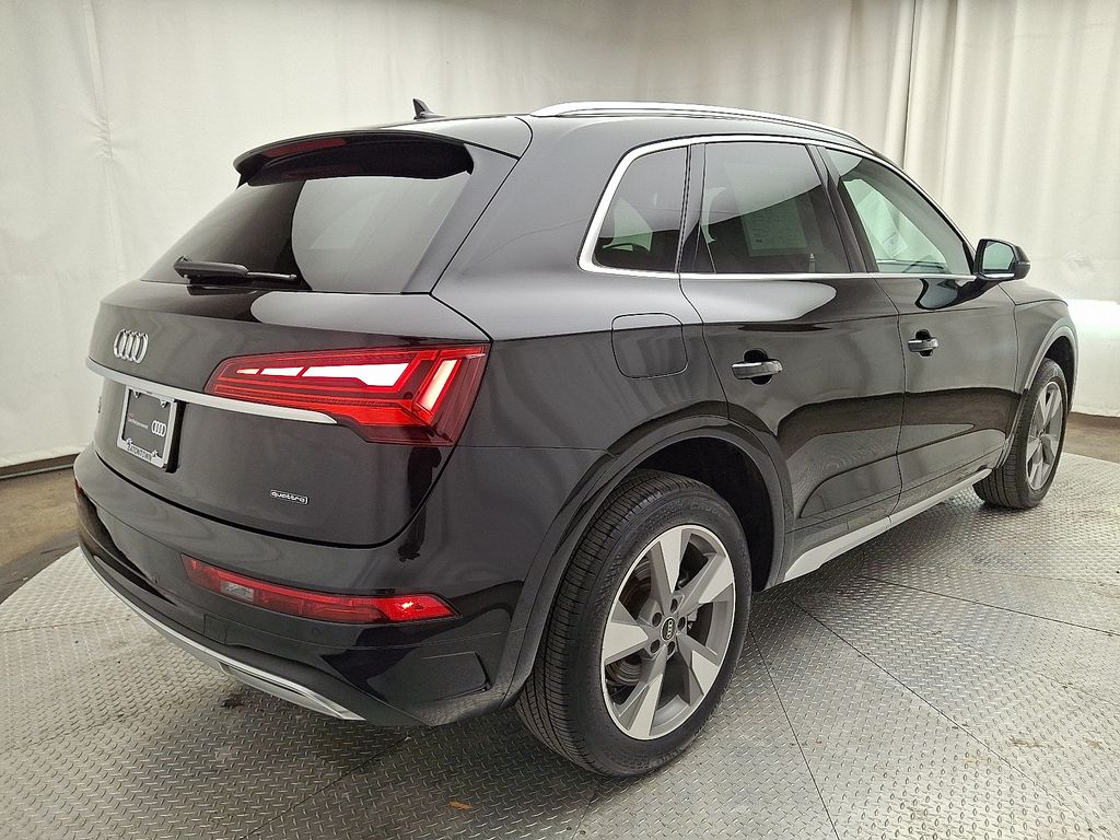 Thumbnail: 2023 Audi Q5 - 4