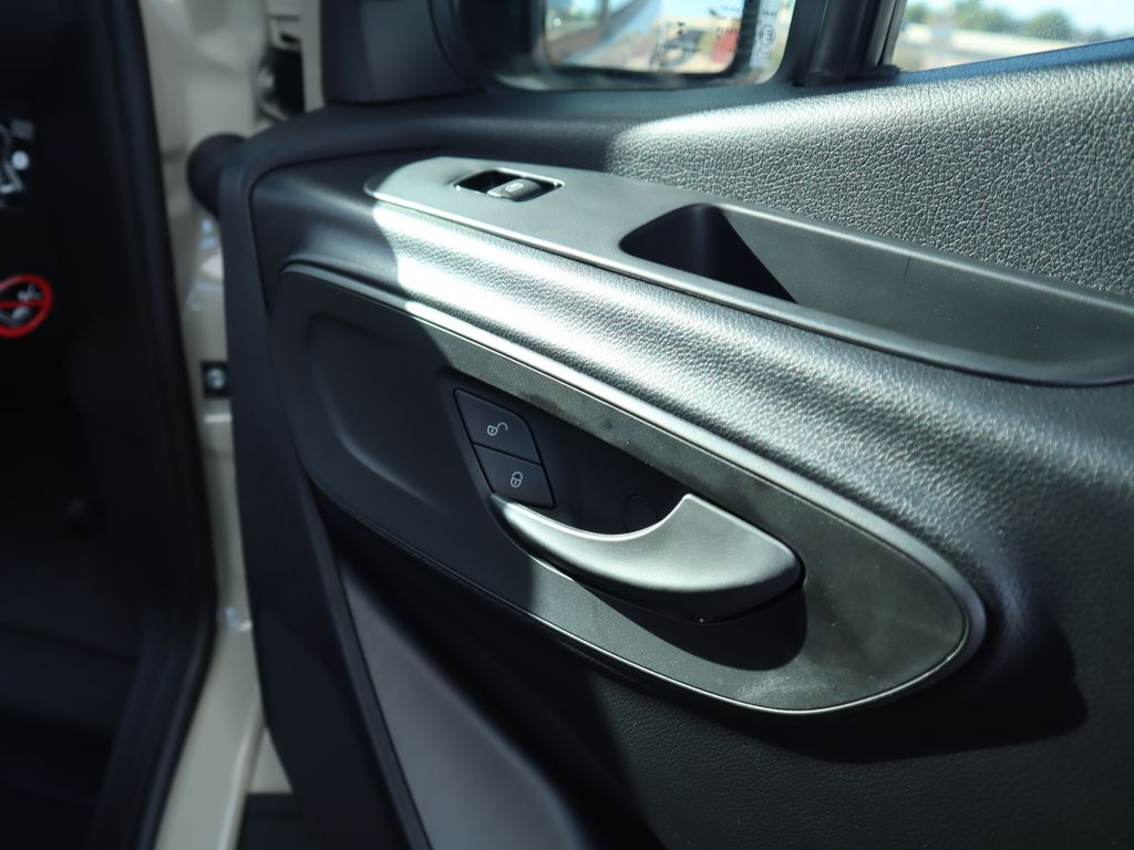 Thumbnail: 2025 Mercedes-Benz Sprinter - 23