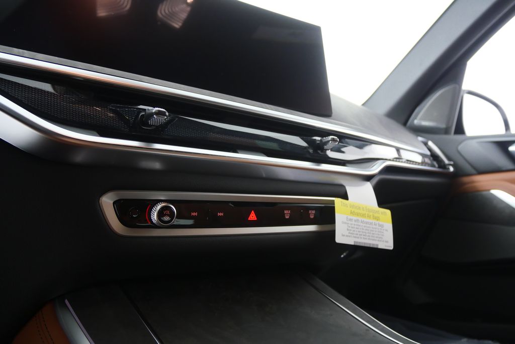 Thumbnail: 2026 BMW X5 - 21