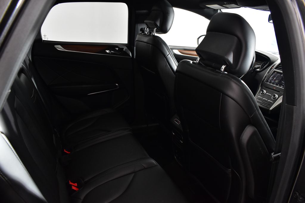 Thumbnail: 2019 Lincoln MKC - 32