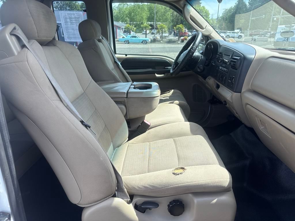 2005 Oxford White Ford Super Duty F-250 XLT 4X4 Truck