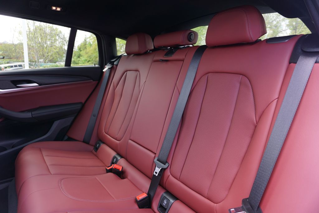 Thumbnail: 2024 BMW X4 - 14