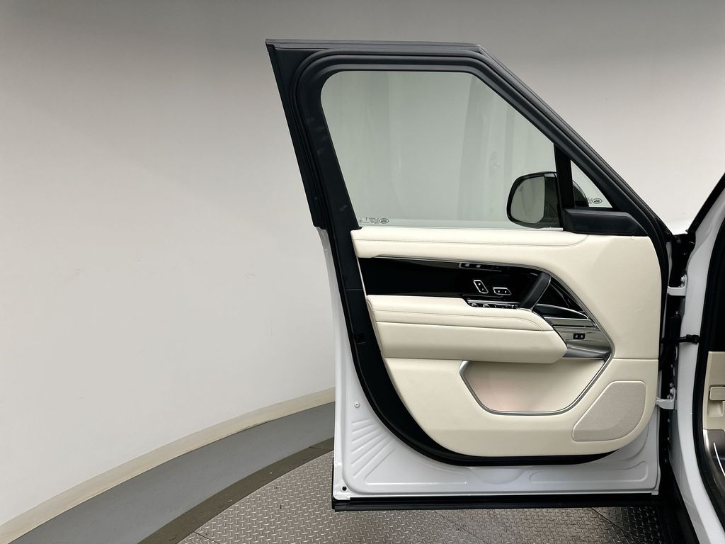 Thumbnail: 2026 Land Rover Range Rover - 21