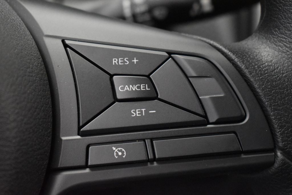 Thumbnail: 2025 Nissan Kicks - 17