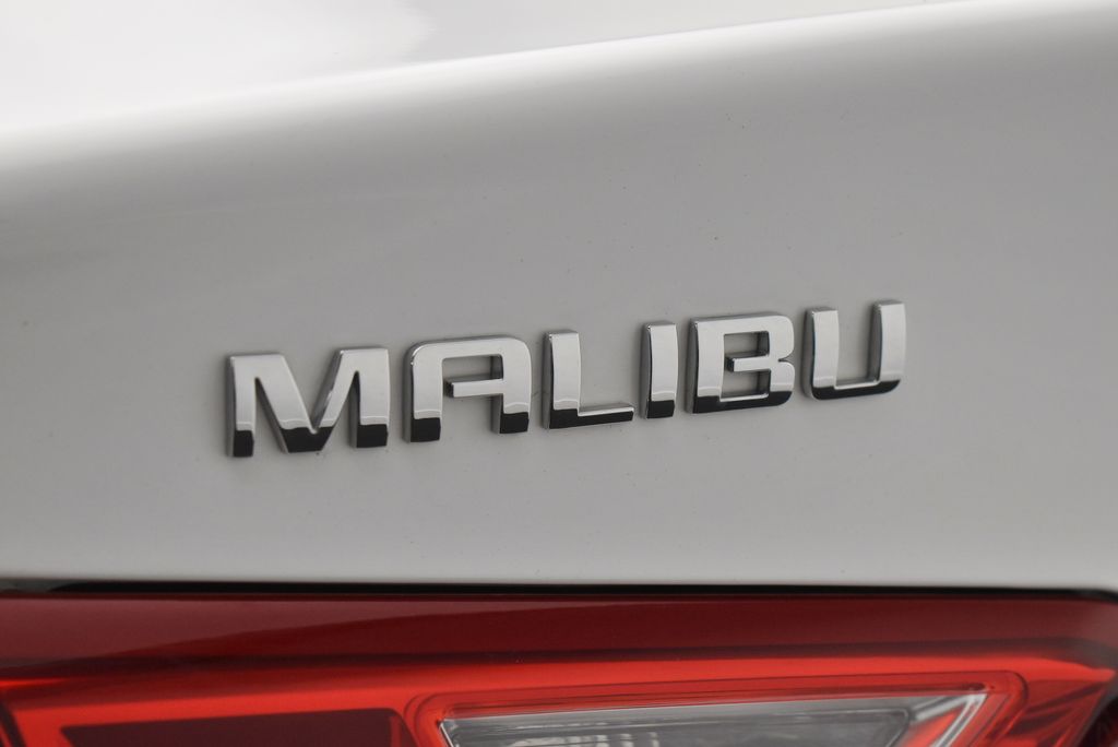 Thumbnail: 2023 Chevrolet Malibu - 9