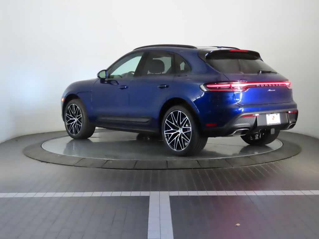 Thumbnail: 2026 Porsche Macan - 3