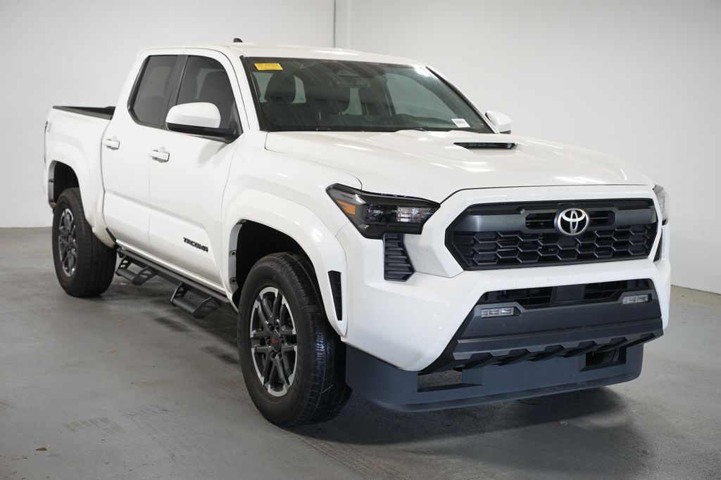 Thumbnail: 2024 Toyota Tacoma - 3