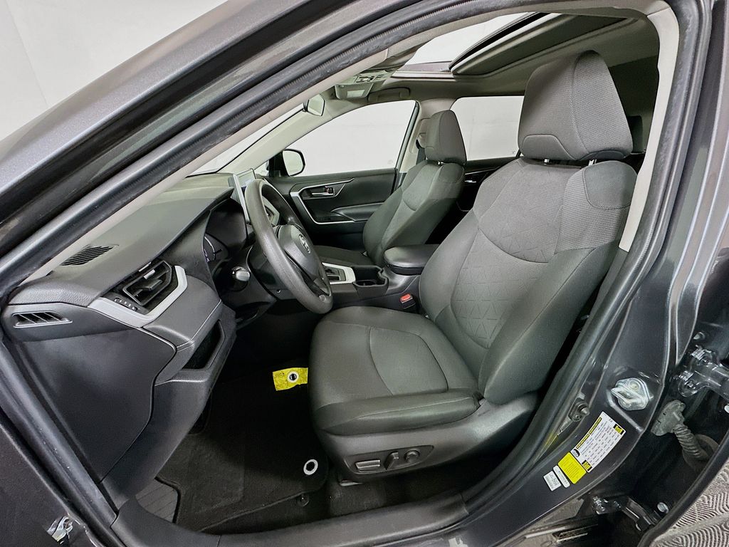 Thumbnail: 2023 Toyota RAV4 - 21