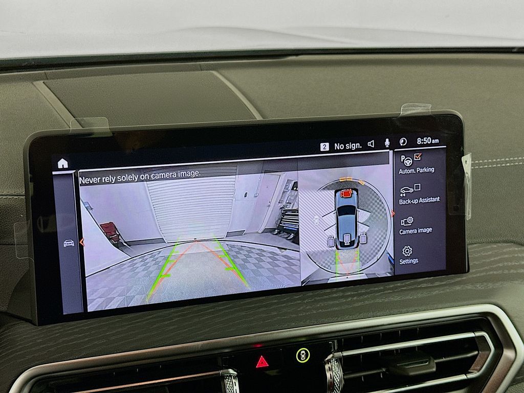 Thumbnail: 2025 BMW X4 - 13