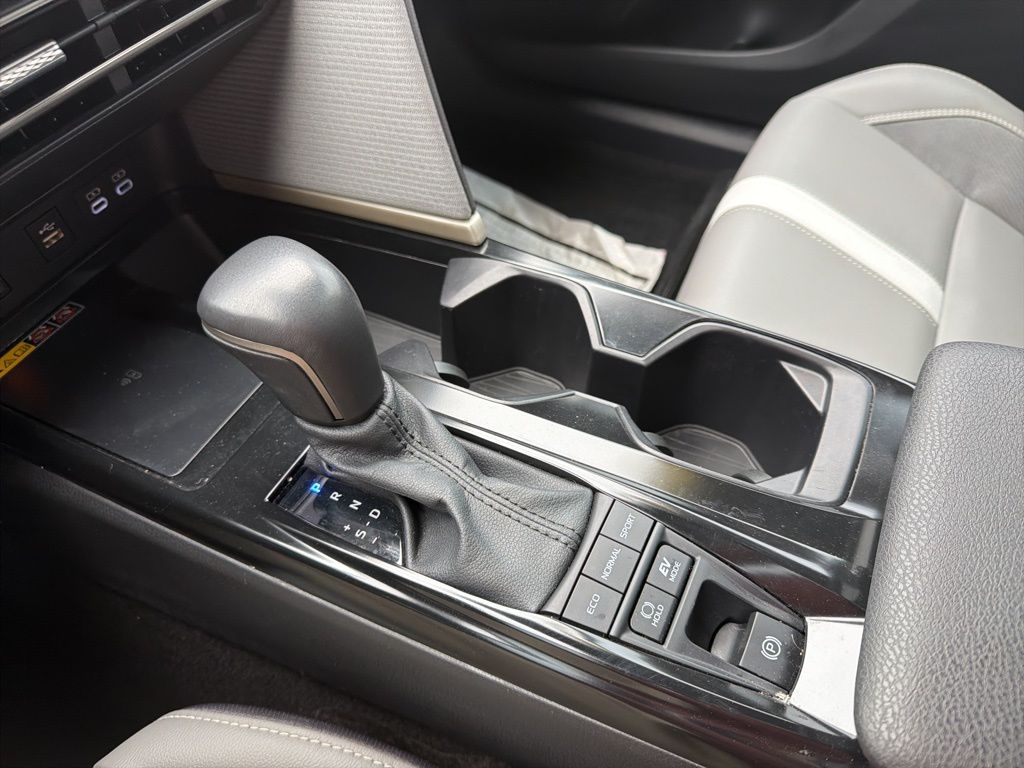 Thumbnail: 2025 Toyota Camry - 32