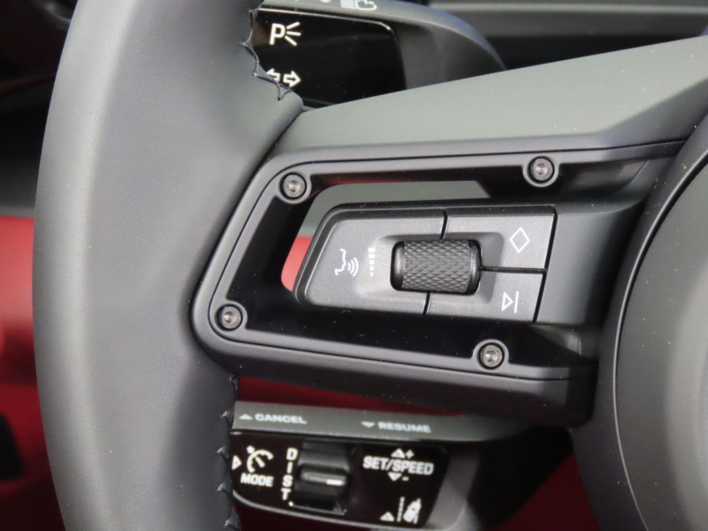 Thumbnail: 2026 Porsche Macan - 20