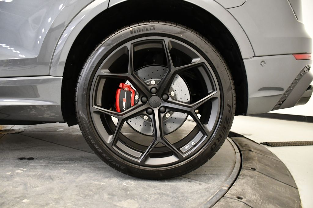 Thumbnail: 2026 Audi RS Q8 - 13