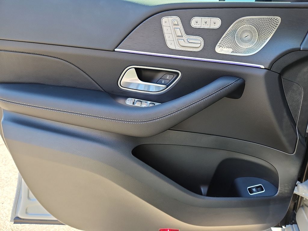 Thumbnail: 2025 Mercedes-Benz GLE - 12