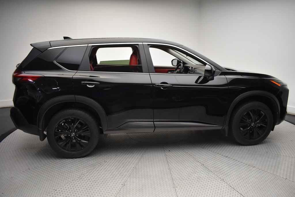 2023 Nissan Rogue SV 4