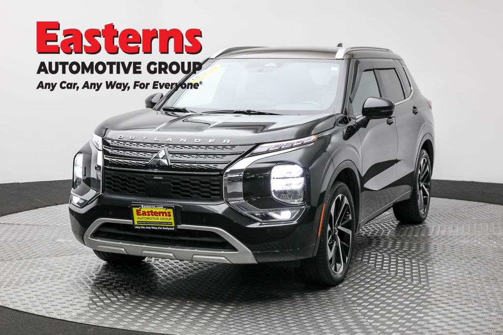 2023 Mitsubishi Outlander 40th Anniversary's photo