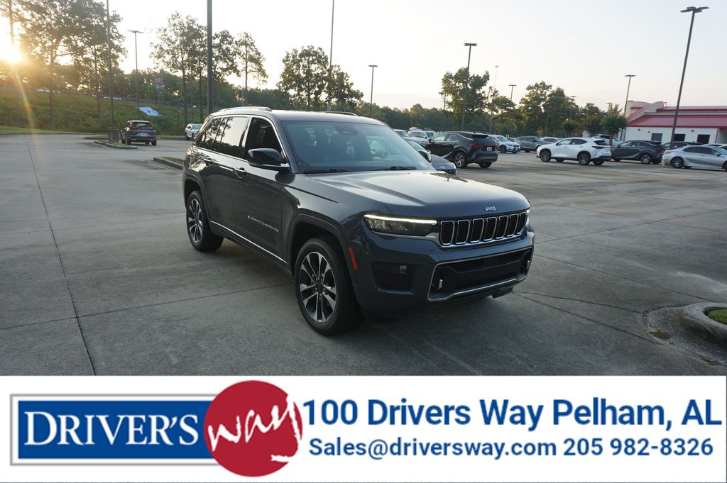 2022 Jeep Grand Cherokee Overland RWD   