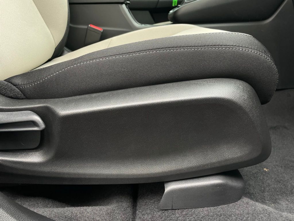 2025 Honda CR-V EX 31