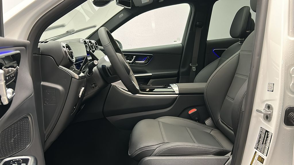 2025 Mercedes-Benz GLC 300 12