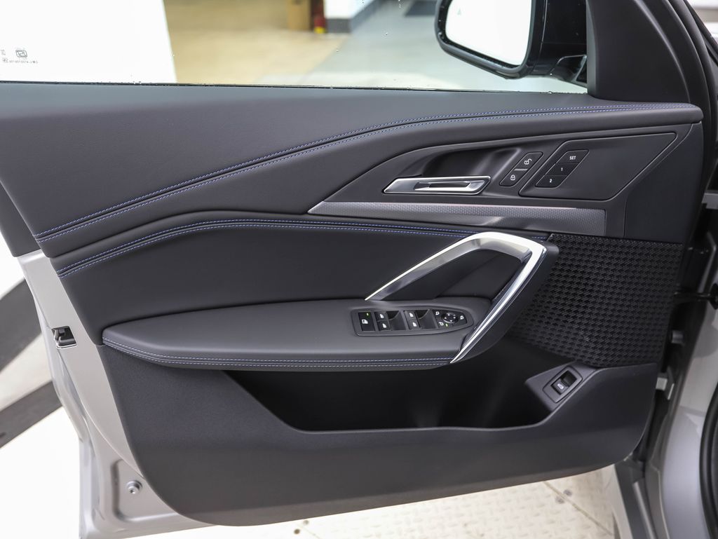 2025 BMW X1 xDrive28i 9