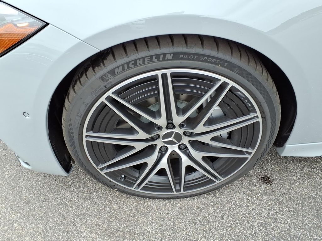 New 2026 MANUFAKTUR Alpine Grey Mercedes-Benz C 43 AMG® image 10