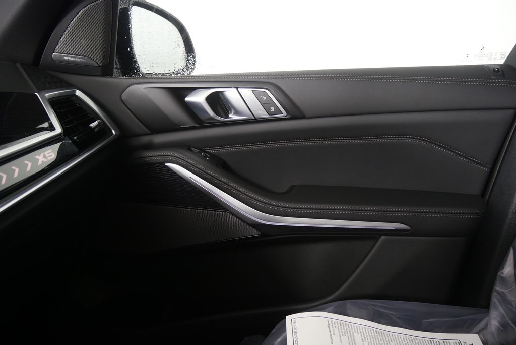 Thumbnail: 2026 BMW X5 - 23